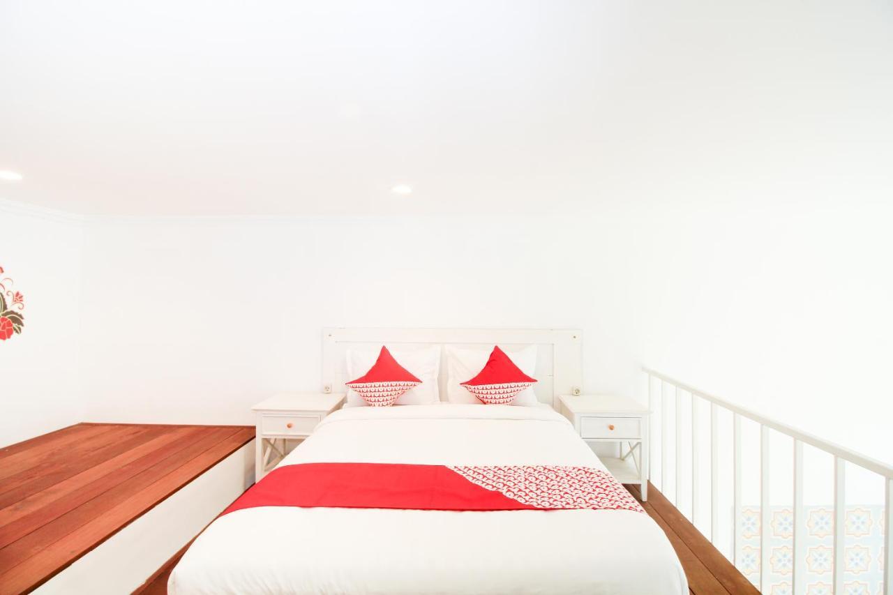 Oyo 204 Blessing Residence 수라바야 외부 사진
